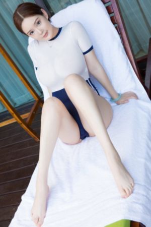 海滩厕所偷窥