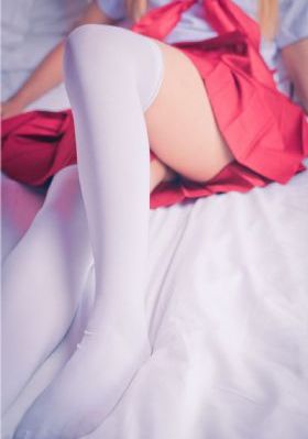 被迫沦为女同学的脚奴